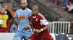 Do Premier League smeruje ďalší Slovák