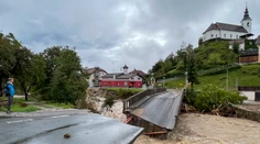 Povodne naďalej ničia Slovinsko. Na jednej z riek sa pretrhla hrádza, stovky ľudí museli evakuovať