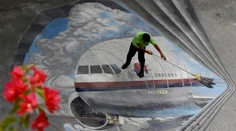 Stratený malajzijský boeing v poslednej fáze letu zrejme nikto nepilotoval