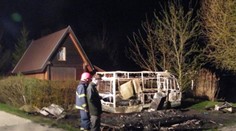 V prívese vo Veľkej nad Ipľom našli dve obhorené telá