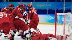 Česi zdolali Rusko po divokej prestrelke, Dáni zaskočili Švajčiarov