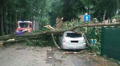 Mimoriadne silný vietor aj búrky zasiahli Slovensko