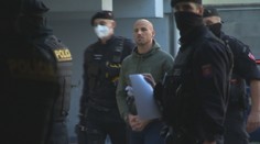 Počas pandémie odmietli nosiť rúško a v obchode napadli policajtov. Teraz sa mali postaviť pred súd