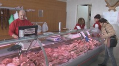 Mäsiarstvo v Leviciach malo predávať poľské mäso: Majiteľ sa bráni, tržby mu už ale klesli