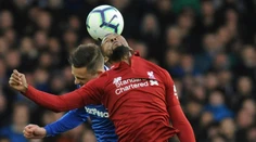 Liverpool zaváhal v Evertone, na čele zostáva City