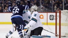 VIDEO: Daňo strelil víťazný gól Winnipegu, Chára asistoval na gól pri prehre Bostonu