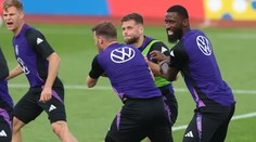 V domácom tíme panuje pred turnajom nervozita. Dve hviezdy sa počas tréningu dostali do konfliktu