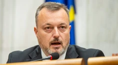 Milan Krajniak odovzdal podpisy pre svoju prezidentskú kandidatúru
