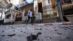 Strana thajského expremiéra odmietla zodpovednosť za bombové útoky