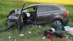 Smrteľná dopravná nehoda pri Nitre: Žena zrážku s colníkmi neprežila