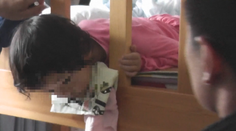 Dievčatko (3) museli zachraňovať z vlastnej postieľky