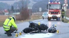 Mladý motorkár narazil do traktora. Bol na mieste mŕtvy