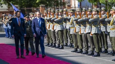 Prioritami sú modernizácia a protivzdušná obrana. Prezident ako hlavný veliteľ ozbrojených síl prvýkrát navštívil rezort obrany