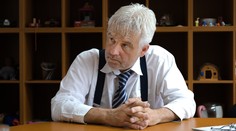 Mimovládne organizácie žiadajú komisára pre deti Mikloška o odstúpenie pre stretnutie s Uhríkom