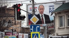 Rusov lákajú na voľby netradičným spôsobom. Sľubujú im auto či nový iPhone