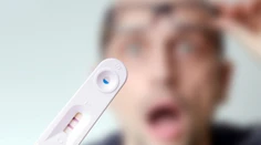 Najlepší žart na 1. apríla: Pozitívny test, ktorý si kúpite aj cez internet