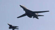 Dva americké strategické bombardéry preleteli nad Kórejským polostrovom