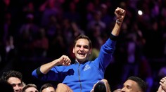 Roger Federer ukončil kariéru po boku najväčšieho rivala. Po mečbale nastali nezabudnuteľné chvíle