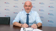 B. Gröhling: Musíme prežiť Matovičovo divadlo a protest učiteľov, potom príde zvýšenie platov (rozhovor)