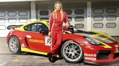 Je jednou z mála Sloveniek, ktorým učarovala rýchla jazda. Pretekárka Katka často poráža aj mužov