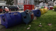 Obyvatelia Trenčianskych Teplíc zažili nepríjemné prekvapenie. V meste v noci vyčíňali vandali