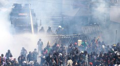 VIDEO: Prezident Srí Lanky ušiel pred demonštrantmi. Obsadili jeho sídlo, vyskúšali aj bazén