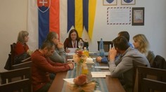 Poslanci vo Fekišovciach chcú vyzvať starostku, aby odstúpila. Inak odídu oni