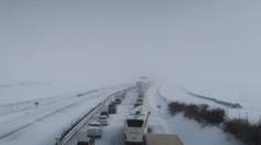 Sneženie komplikuje dopravu na východnom Slovensku. Z viacerých miest hlásia nehody aj neprejazdné cesty