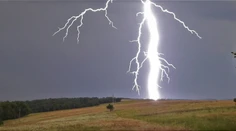 FOTO + VIDEO: Popadané stromy, zničené strechy a zaplavené ulice. Búrky napáchali obrovské škody