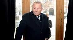 Exprezidenta Rudolfa Schustera v noci náhle operovali
