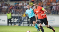 Má 21 rokov, 100 ligových štartov a kapitánsku pásku: Starší hráči to berú bez problémov