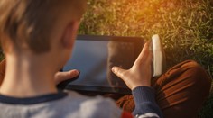 Deti fungujú na sociálnych sieťach skôr, ako im dajú rodičia kľúče od domu