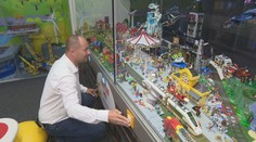 Miloš je najväčším zberateľom stavebníc na svete. Pozrite si jeho unikátnu zbierku