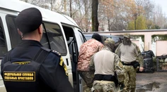 Zadržaných ukrajinských námorníkov prepustia Rusi až na jar