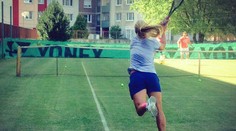 Cibulková trénuje na Wimbledon medzi petržalskými panelákmi