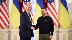 Americký prezident sa prekvapujúco objavil v Kyjeve. Joe Biden Ukrajine sľúbil ďalšiu vojenskú pomoc za pol miliardy dolárov