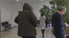 Policajt vážne zranil zadržaného muža, keď ho sotil do cely. Vypočul si rozsudok