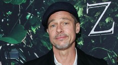 Čo sa to s ním deje? Brad Pitt sa stráca pred očami