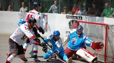 Vo finále hokejbalovej extraligy zatiaľ dominujú Nitrianski rytieri