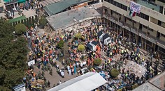 Súboj s časom v Mexiku! Pod troskami zrútenej školy sú živé deti, volajú o pomoc