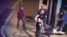 Začal sa proces s mladíkom, ktorý pred barom Mariachi údajne lámal kosti