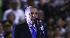 VIDEO: Erdogan sa počas televízneho rozhovoru zdvihol a odišiel, priznal žalúdočné problémy