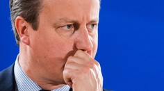 Cameron odstúpi v stredu, premiérkou bude Mayová