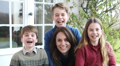 Fotografia princeznej Kate s deťmi bola zmanipulovaná. Už je jasné, kde sa stala chyba