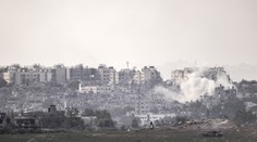 VIDEO: Izrael prenikol hlbšie do pásma Gazy, hlásia doteraz najtuhšie boje s Hamasom