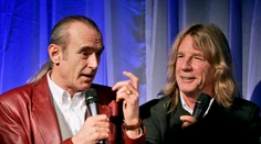 Rock prišiel na Vianoce o veľkú hviezdu. Zomrel legendárny gitarista skupiny Status Quo