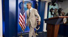 Obamov svetlý oblek spôsobil rozruch