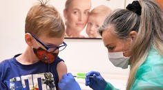 Na Slovensko dorazili nové vakcíny proti covidu. Očkovať sa môžu už aj deti od šesť mesiacov