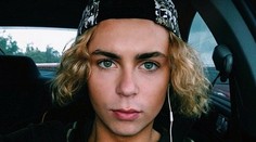 Najväčšie sebavedomie! Mladík hovorí, že je najkrajší a najlepší na svete