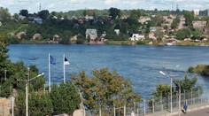 Chcel emigrovať, teraz mu hrozí väzenie. V Rusku vraj zadržali Slováka, ktorý priplával z Estónska